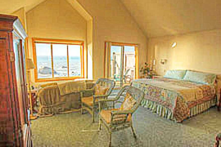 Turtle Rocks Oceanfront Inn