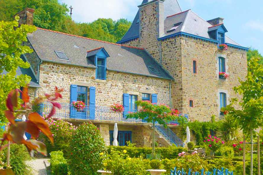 Charming Guest Houses Chateau De Mont Dol Mont Dol Ille Et Vilaine Brittany France