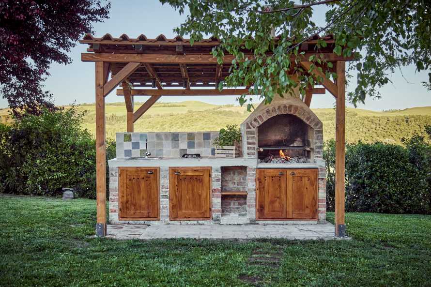 Outdoor kitchen with BBQ-Grill