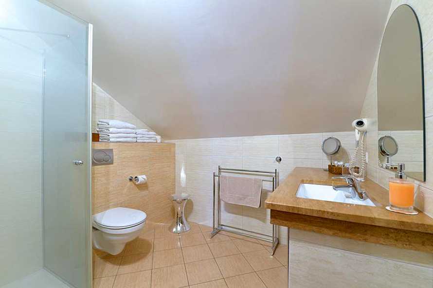 RIESLING Family Room