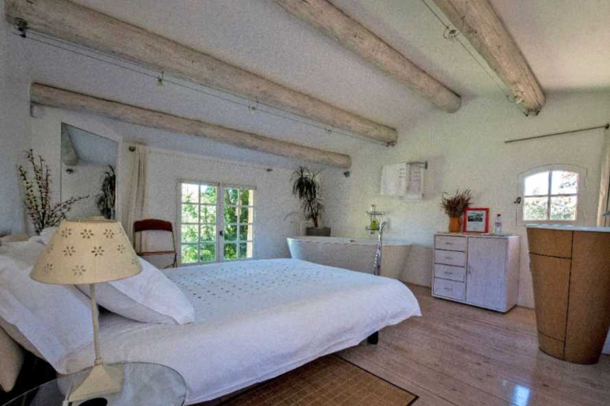 Chambre Un nid en Provence