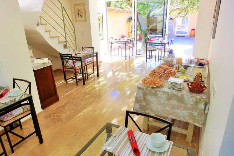 Salle petit déjeuné