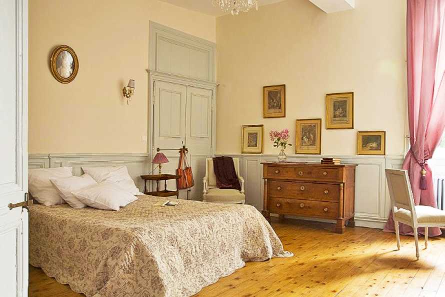 CHAMBRE DE MADEMOISELLE