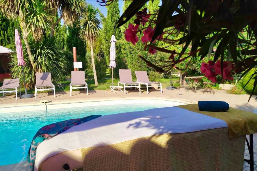 Well-being outdoor massage