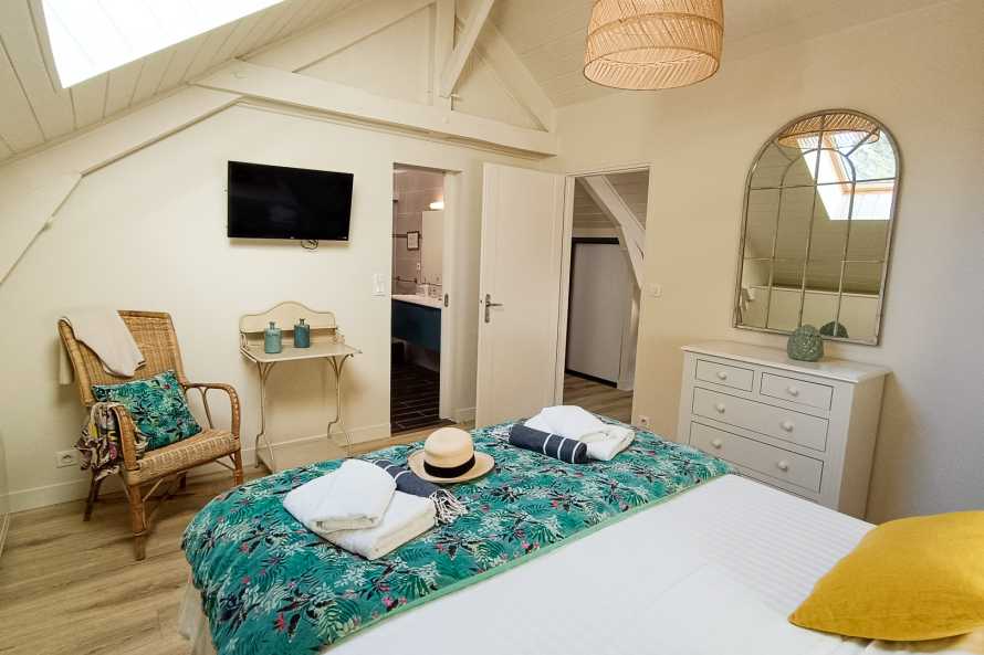 Chambre parents suite familiale Beynac