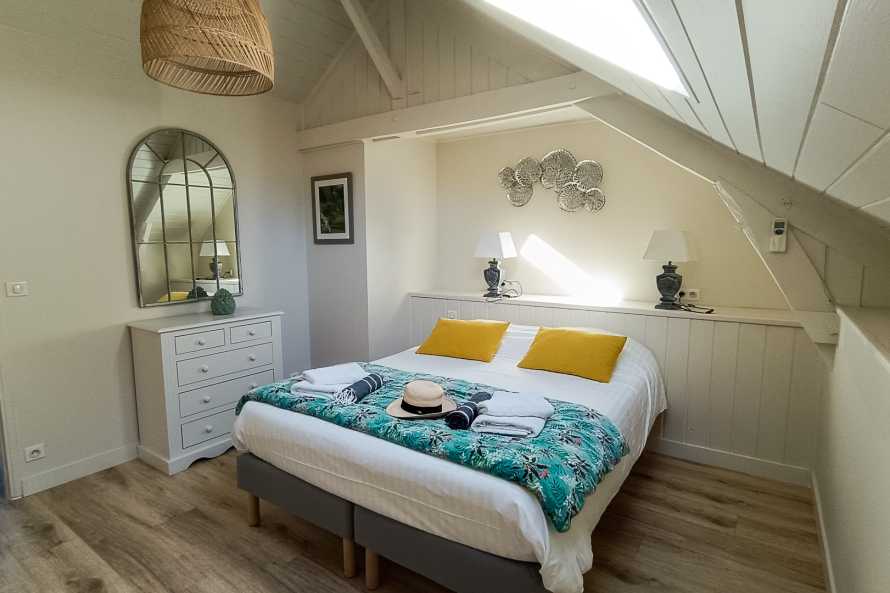 Chambre parents suite familiale Beynac