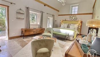 Nature Room: Luxury & Serenity a stone's throw from the manor