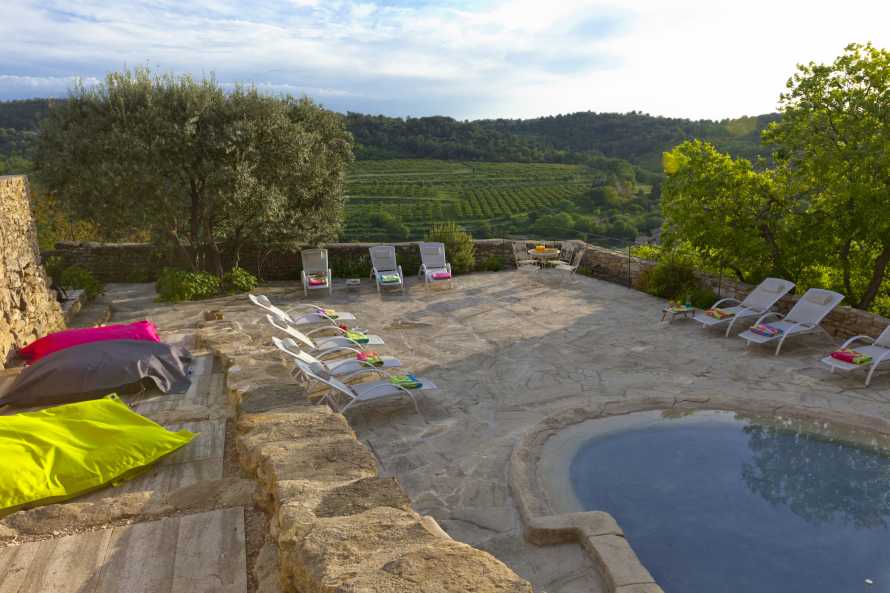 Swimming pool with a view of the valley