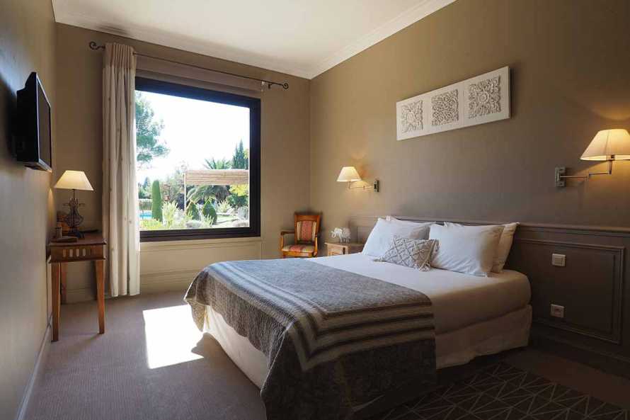 LE CLOS DES CYPRES