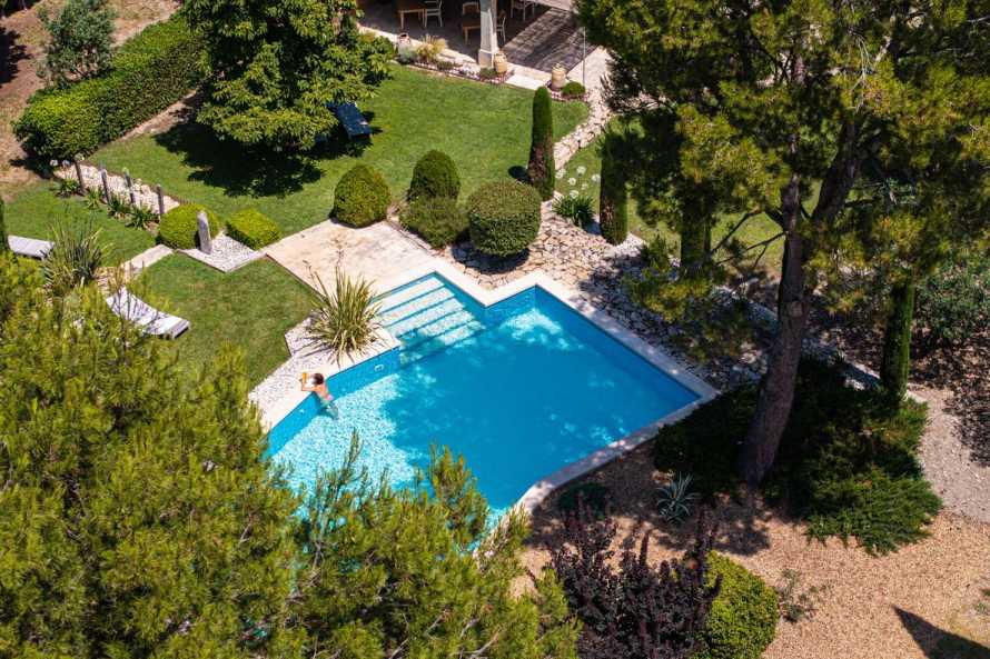 LE CLOS DES CYPRES