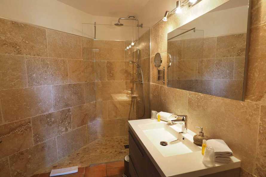 LE CLOS DES CYPRES