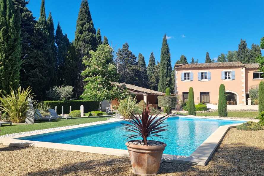 LE CLOS DES CYPRES