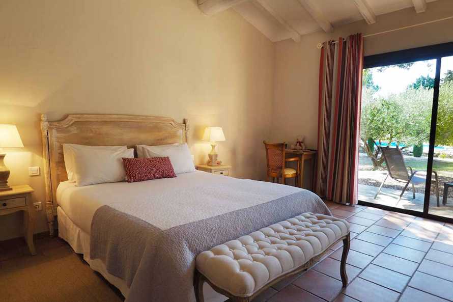 LE CLOS DES CYPRES