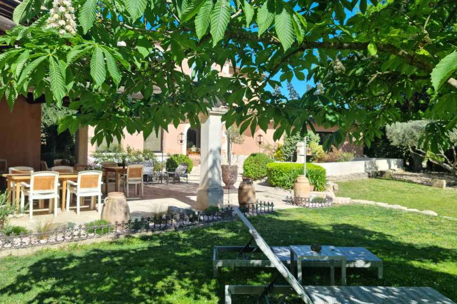 LE CLOS DES CYPRES