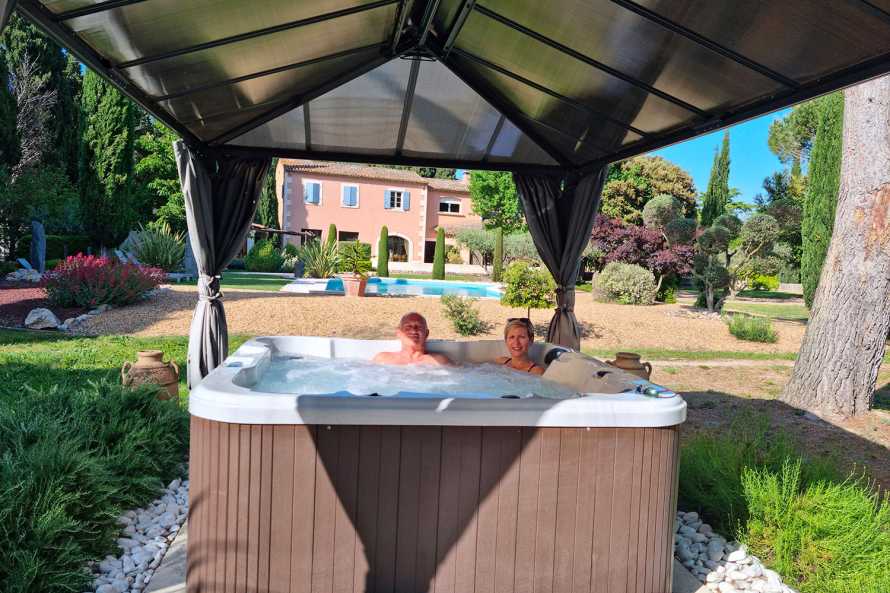 LE CLOS DES CYPRES