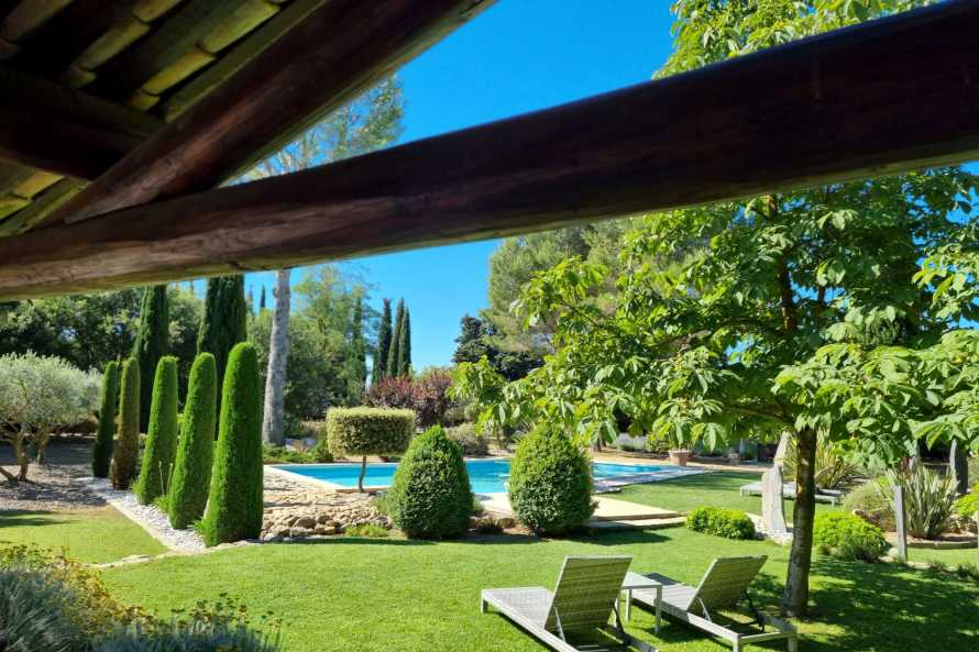 LE CLOS DES CYPRES