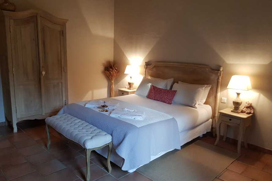 LE CLOS DES CYPRES