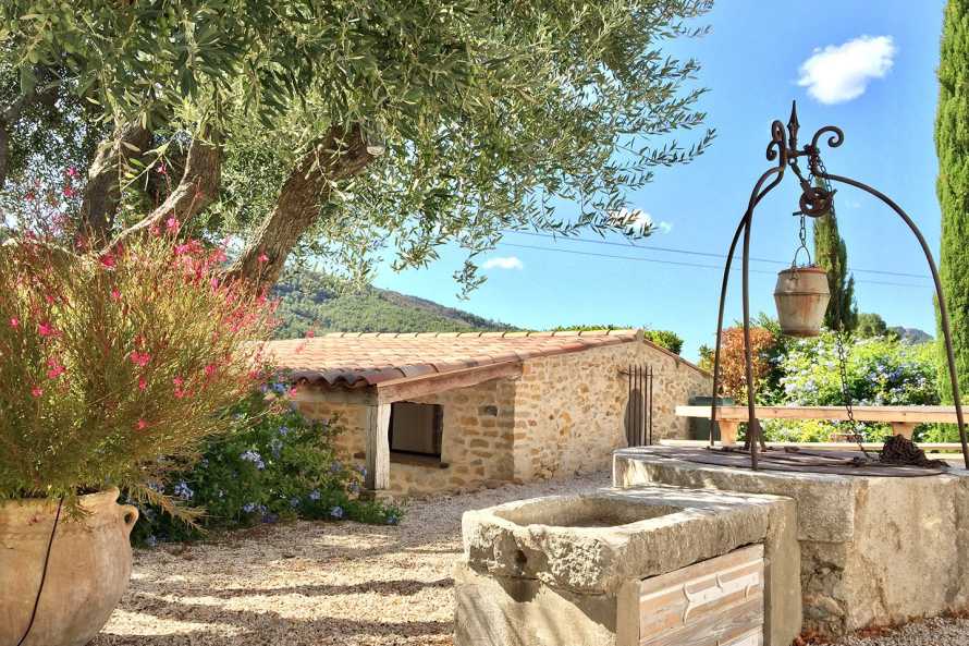 BASTIDE DE FONTVIEILLE