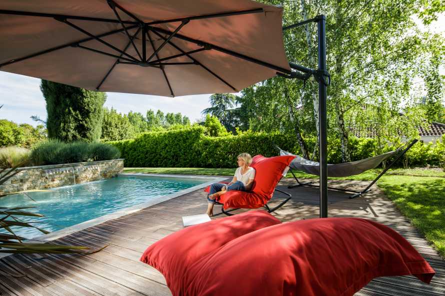 L'Autre Rives guest house in Albi - the swimming pool