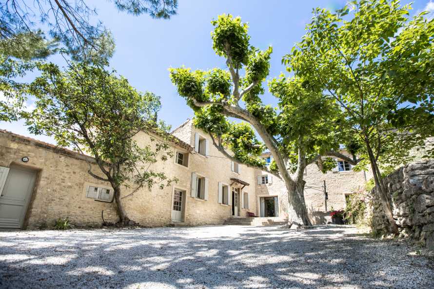 Le Prieuré la Madelène Courtyard Bed and Breakfast Malaucène Mont Ventoux 