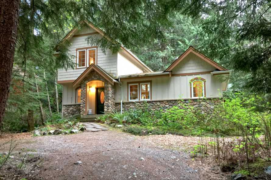 Mt Baker Lodging